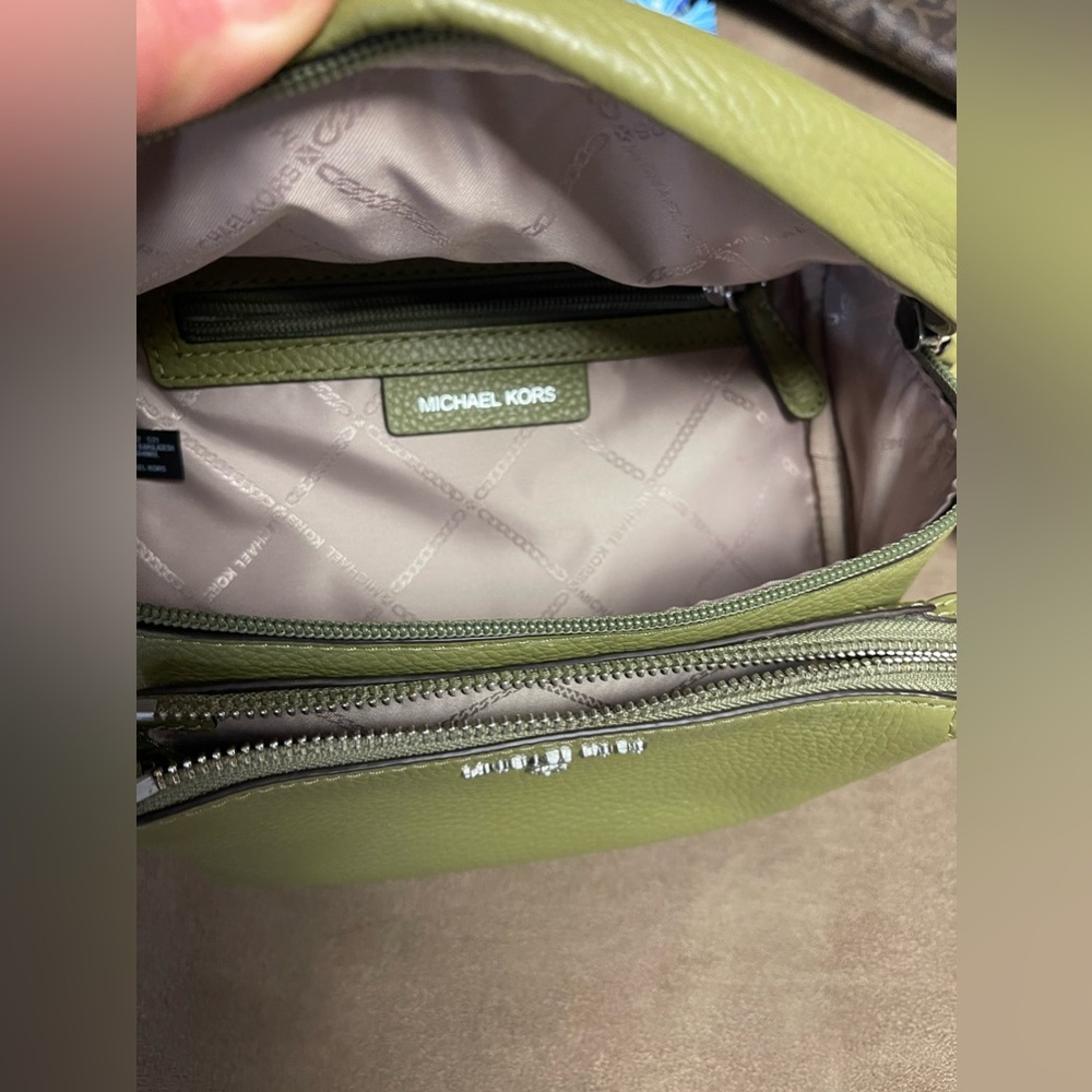 Slater Medium Pebbled Leather Sling Pack - Picture 4 of 8